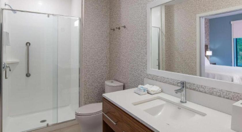 Home2 Raynham/taunton, Ma 3*